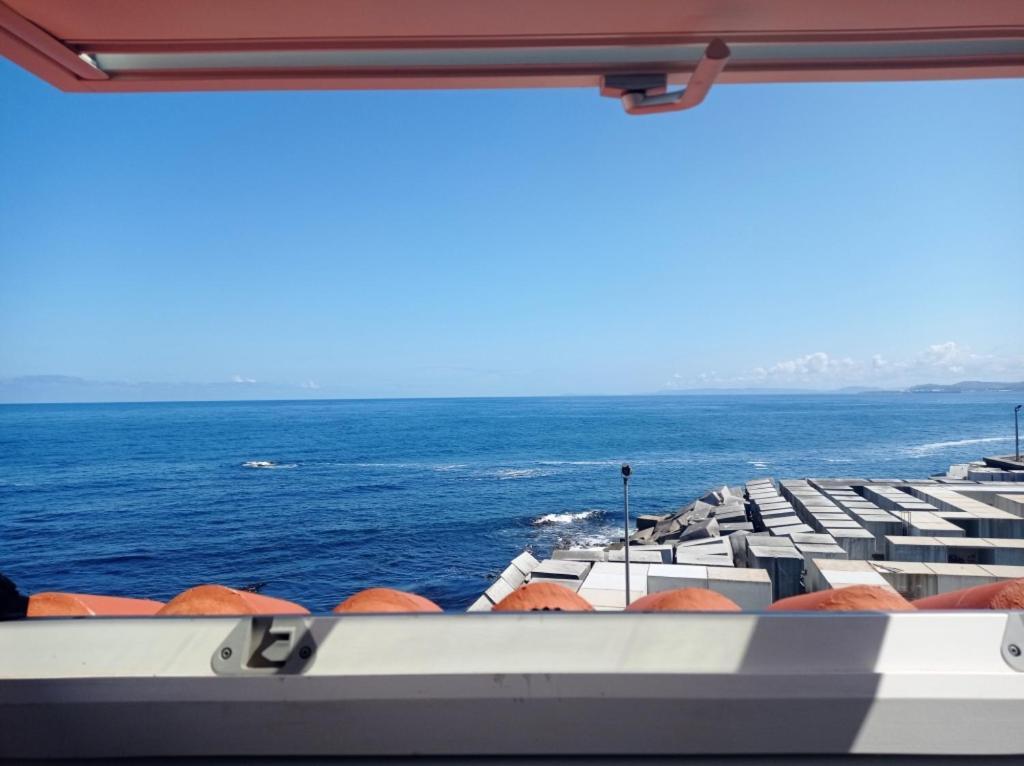 Vila Marina. Casa Marinera Con Terraza Sobre El Mar En Caion Cayón Exterior foto